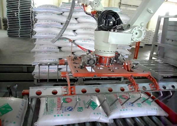 Full Automatic Robot Palletizing System PLC Control for Cartons and Bags Low Breakage